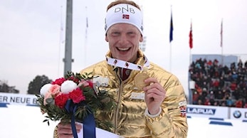 VM-gull til Johannes Thingnes Bø på fellesstarten!